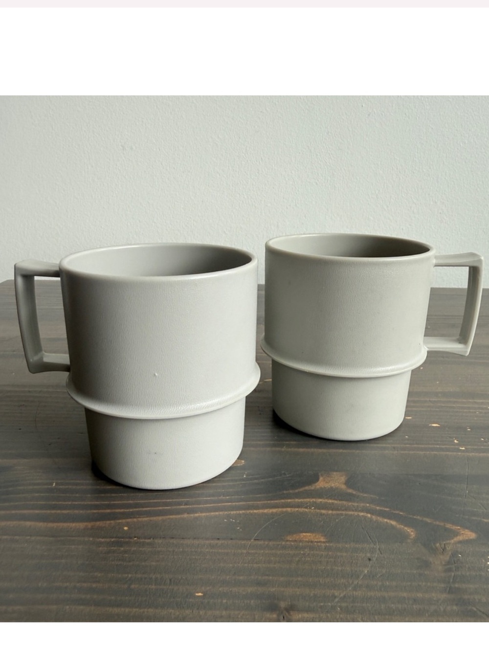 2 x vintage stackable Tupperware mugs - Picture 2 of 6